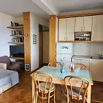In With Sea View, Terrace, Air Conditioning, Wi-fi Apartmán