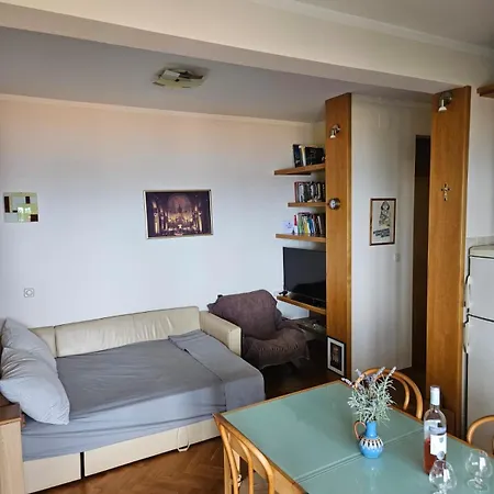 In With Sea View, Terrace, Air Conditioning, Wi-fi Apartmán