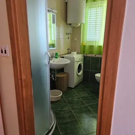 Apartmán In With Sea View, Terrace, Air Conditioning, Wi-fi Preko