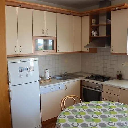 In With Sea View, Terrace, Air Conditioning, Wi-fi Apartmán Preko