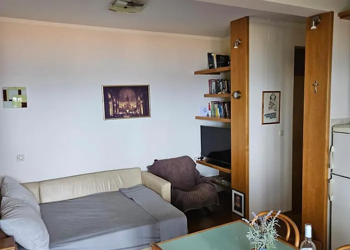 In With Sea View, Terrace, Air Conditioning, Wi-fi Apartman