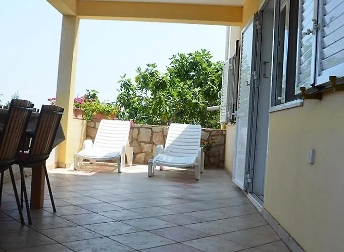 In With Sea View, Terrace, Air Conditioning, Wi-fi *