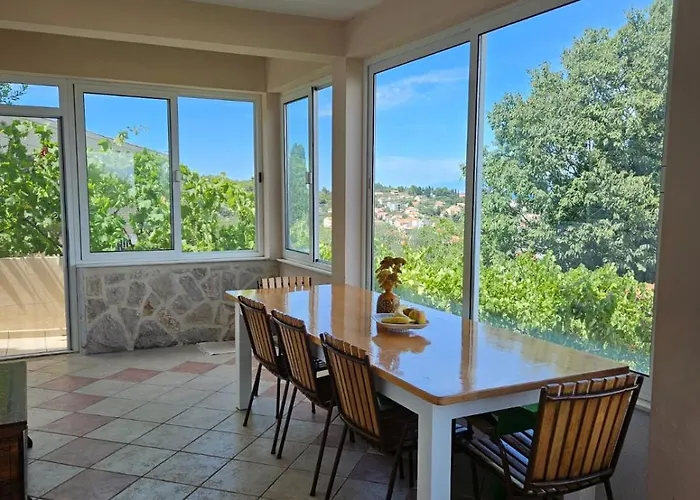 In With Sea View, Terrace, Air Conditioning, Wi-fi Преко